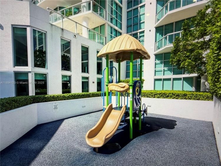 Atrium #1-1001 image #12