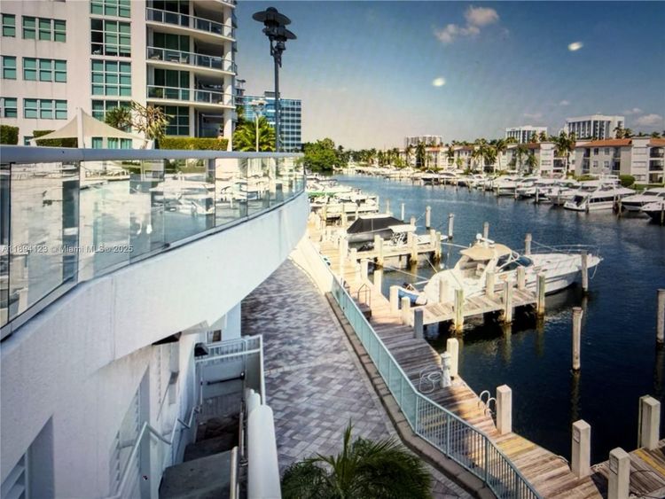 Atrium #1-1001 image #14