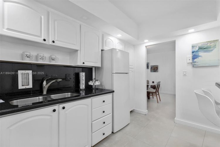 The Tides On Hollywood Beach #8C image #8