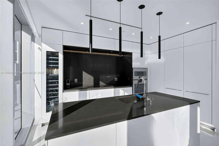 Aston Martin Residences #501 image #13