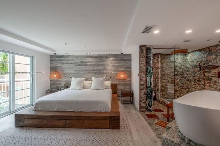 Courts at South Beach #10012 image #7