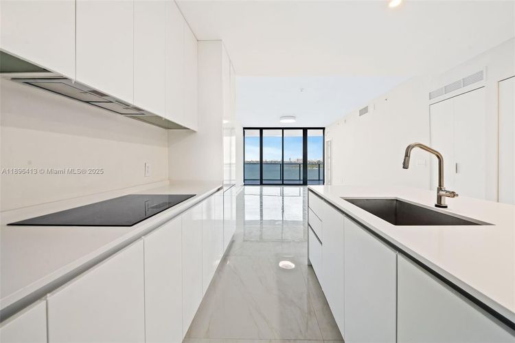 Aria Reserve South Tower #702 image #11