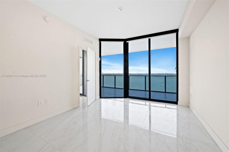 Aria Reserve South Tower #702 image #14