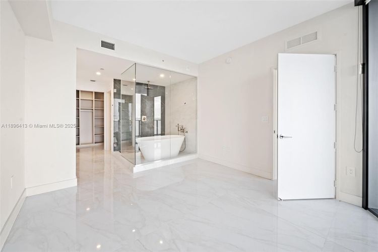 Aria Reserve South Tower #702 image #15