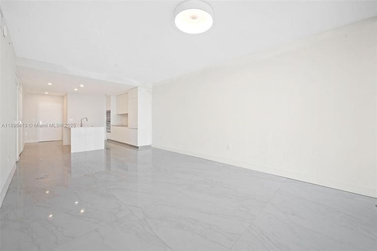 Aria Reserve South Tower #702 image #6