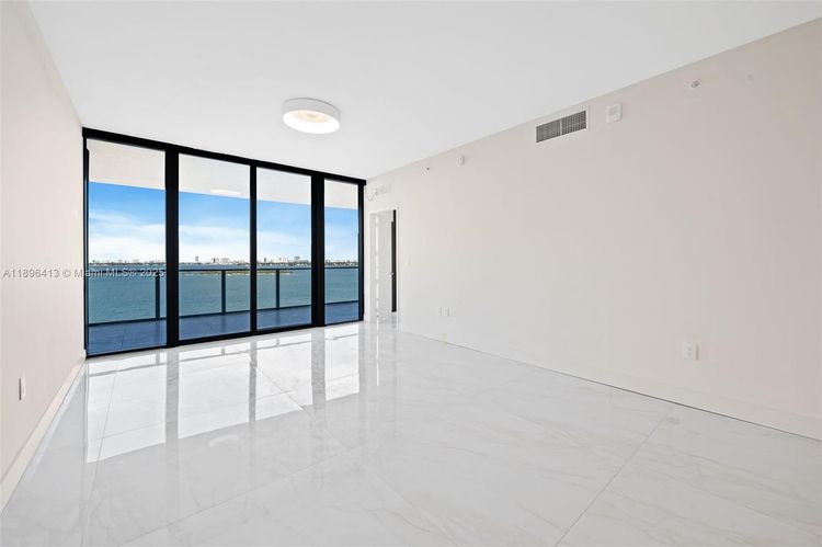 Aria Reserve South Tower #702 image #7