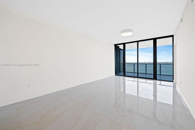 Aria Reserve South Tower #702 image #8