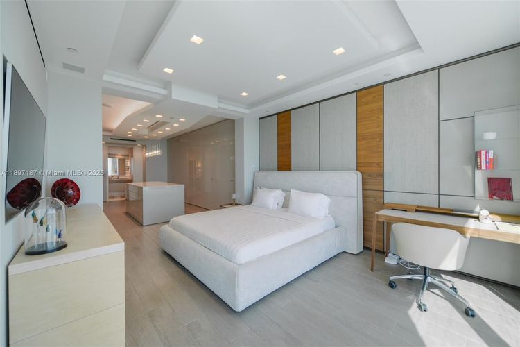 Turnberry Ocean Colony #3204 image #10