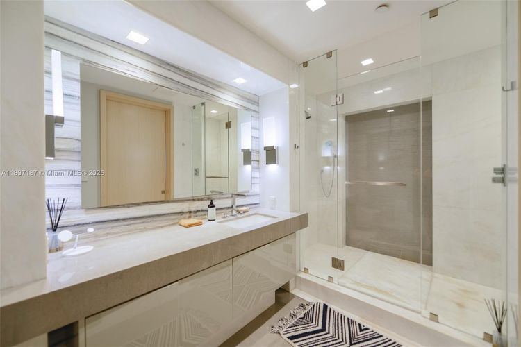 Turnberry Ocean Colony #3204 image #13