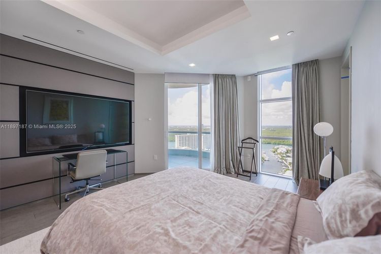 Turnberry Ocean Colony #3204 image #19