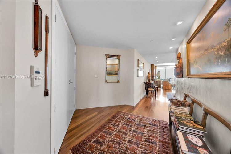 Grovenor House #903 image #11