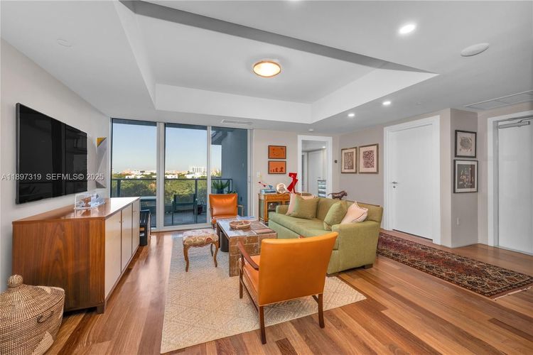 Grovenor House #903 image #14