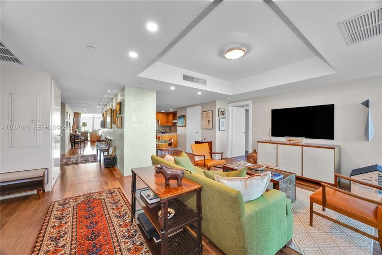 Grovenor House #903 image #15