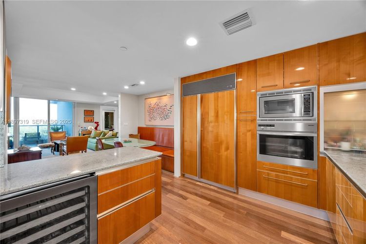 Grovenor House #903 image #21