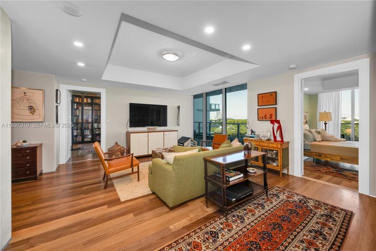 Grovenor House #903 image #22