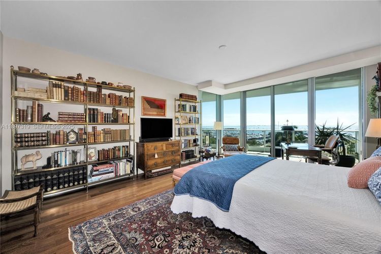 Grovenor House #903 image #23