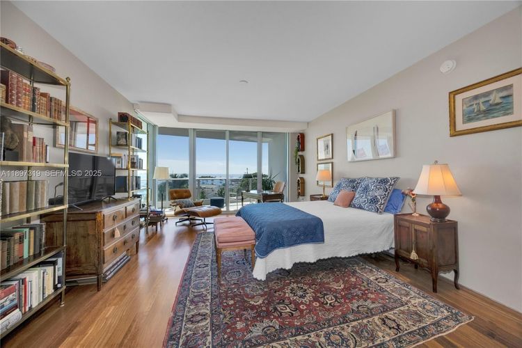 Grovenor House #903 image #24