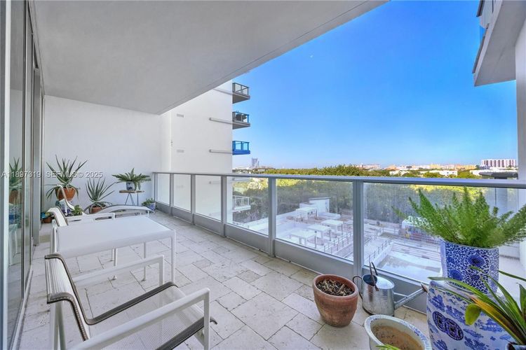 Grovenor House #903 image #29