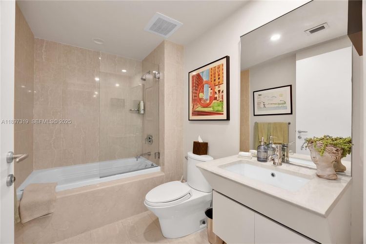 Grovenor House #903 image #30