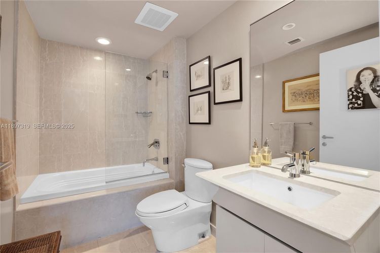 Grovenor House #903 image #32