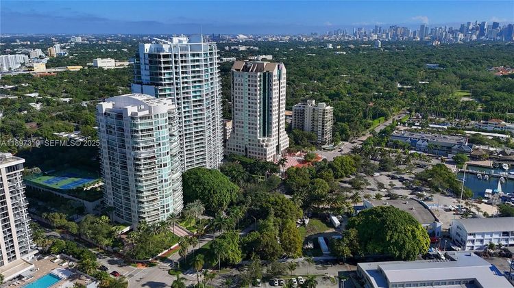 Grovenor House #903 image #34