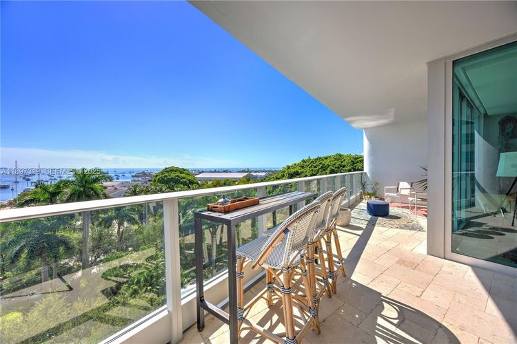 Grovenor House #903 image #6