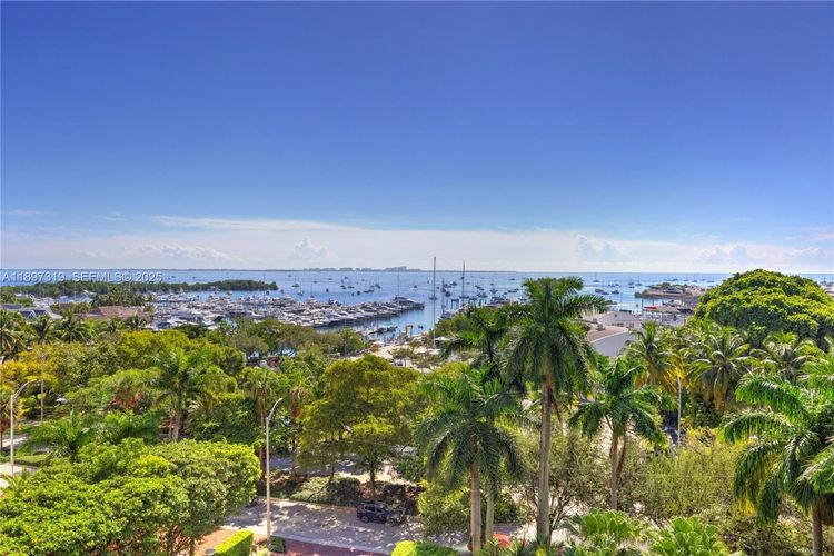 Grovenor House #903 image #7