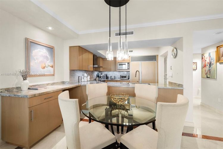 Il Villaggio #1003 image #10