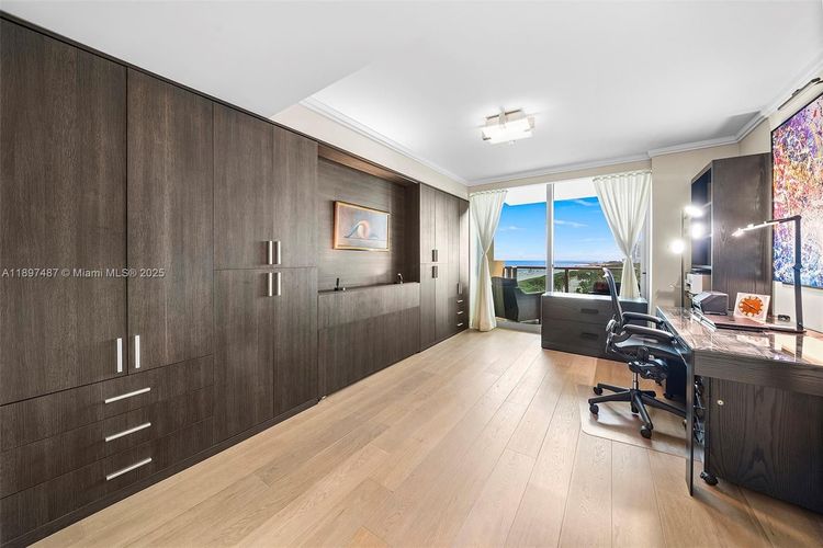 Il Villaggio #1003 image #25