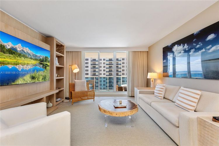 1 Hotel & Homes #1112 image #10