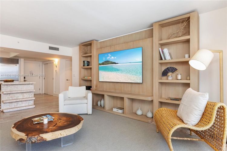 1 Hotel & Homes #1112 image #13