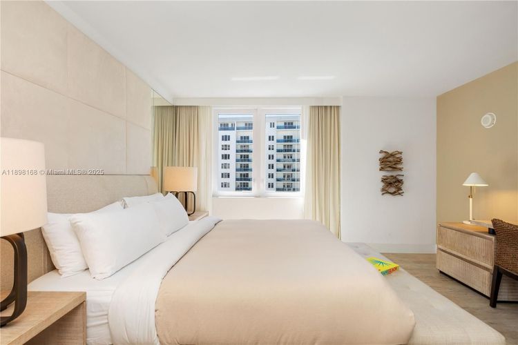 1 Hotel & Homes #1112 image #21