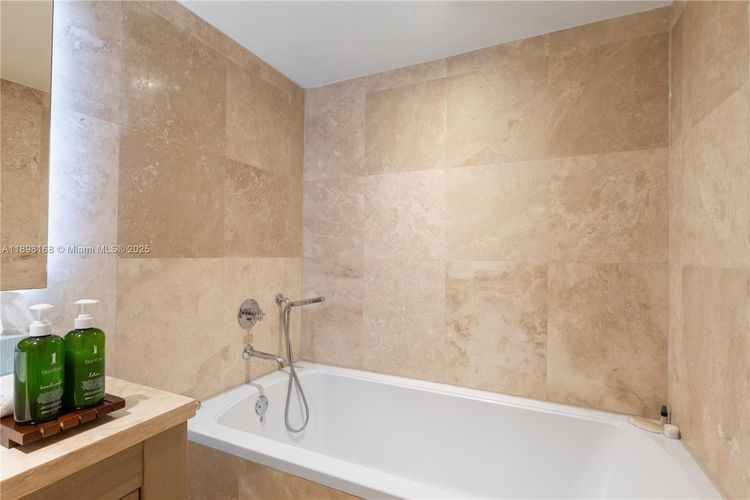 1 Hotel & Homes #1112 image #26