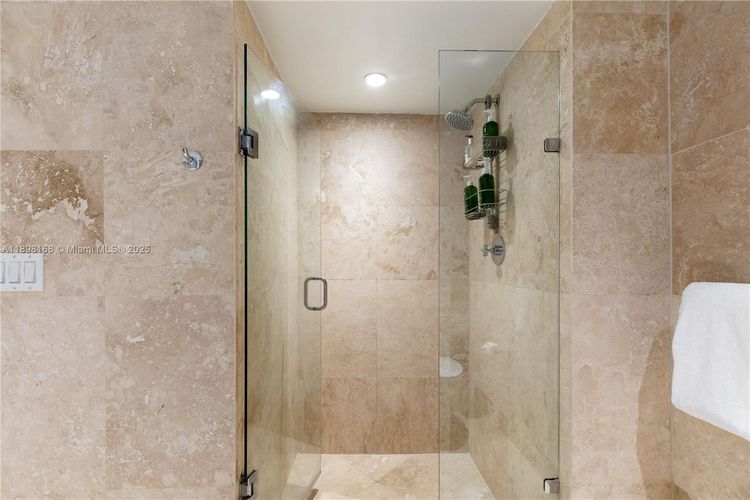 1 Hotel & Homes #1112 image #28