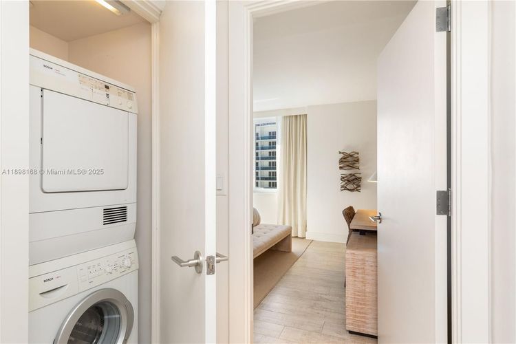 1 Hotel & Homes #1112 image #29