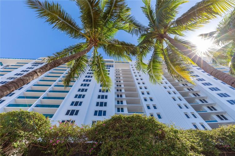 1 Hotel & Homes #1112 image #31