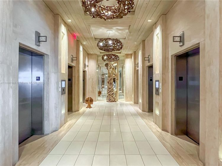 1 Hotel & Homes #1112 image #34