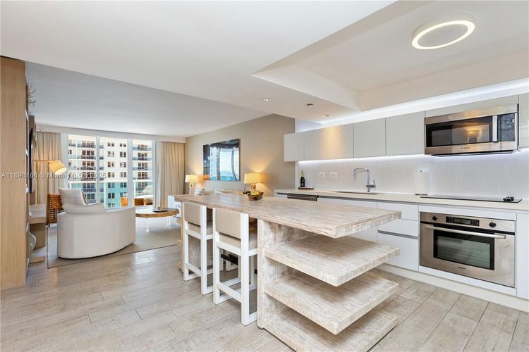 1 Hotel & Homes #1112 image #7