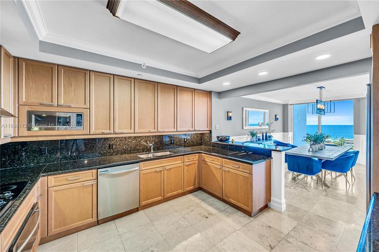 Hamptons South #1907 image #29