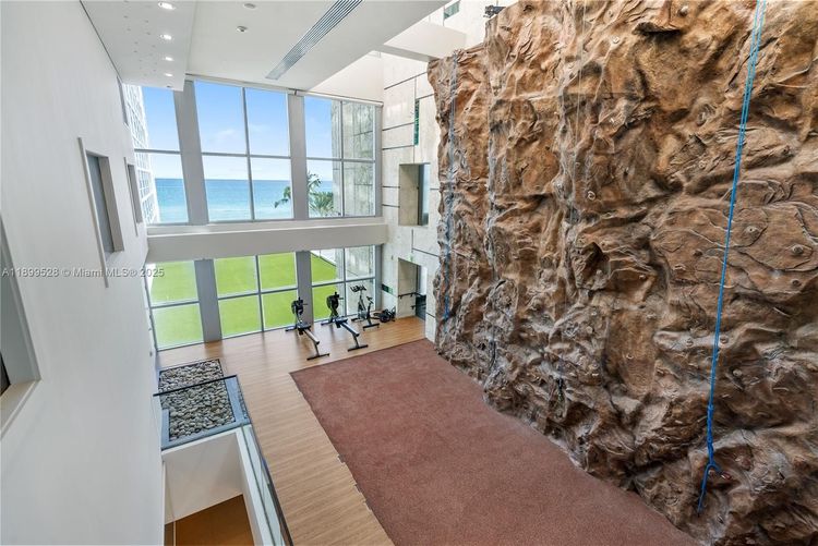 Carillon Condo North Tower #202 image #16