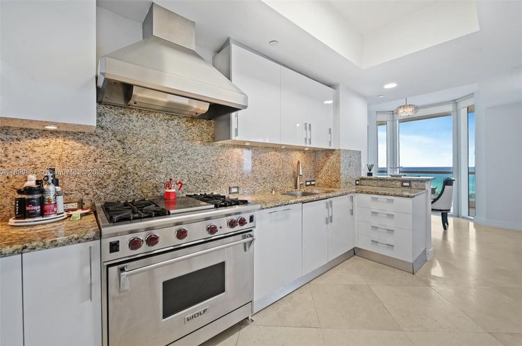 Acqualina #702 image #11