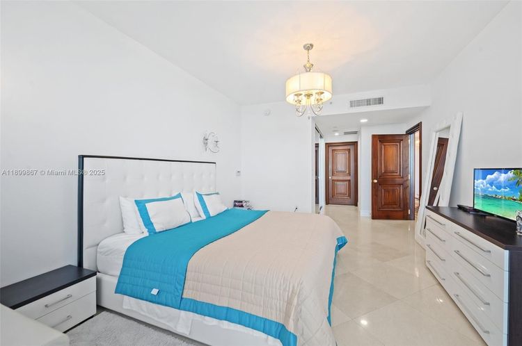Acqualina #702 image #16