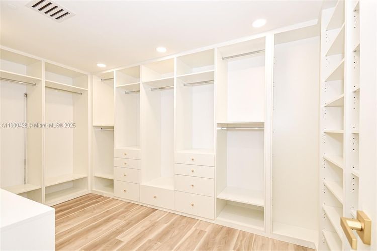 Palace at Bal Harbour #7D image #9