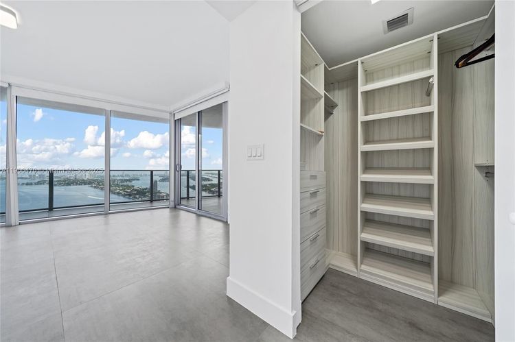 Aria on the Bay #4612 image #15