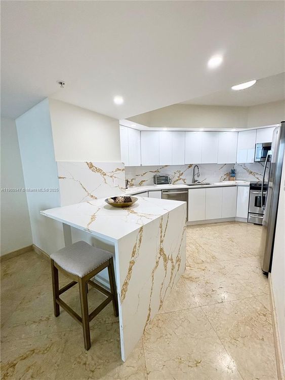 La Perla #2402 image #17