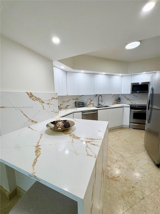 La Perla #2402 image #18