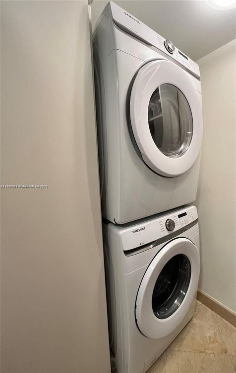 La Perla #2402 image #37