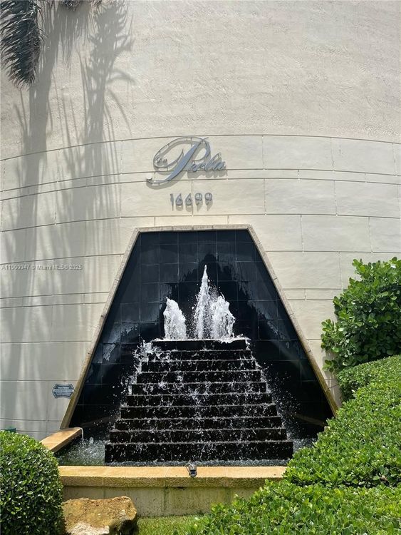 La Perla #2402 image #42