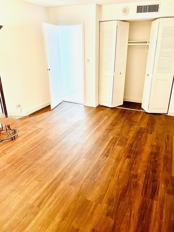 Winston Towers #MO-3 image #10