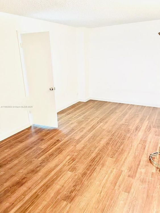 Winston Towers #MO-3 image #11